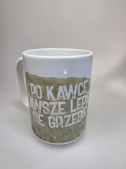 Kubek duży (440 ml) - Po kawce lepiej się grzebie (Jakub Wędrowycz) (zielony) - obrazek 3